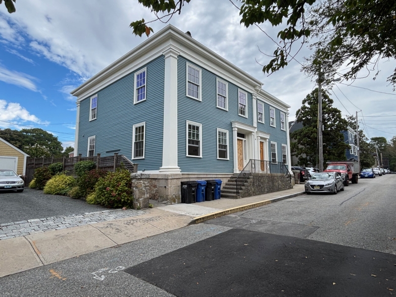 3 BR / Newport